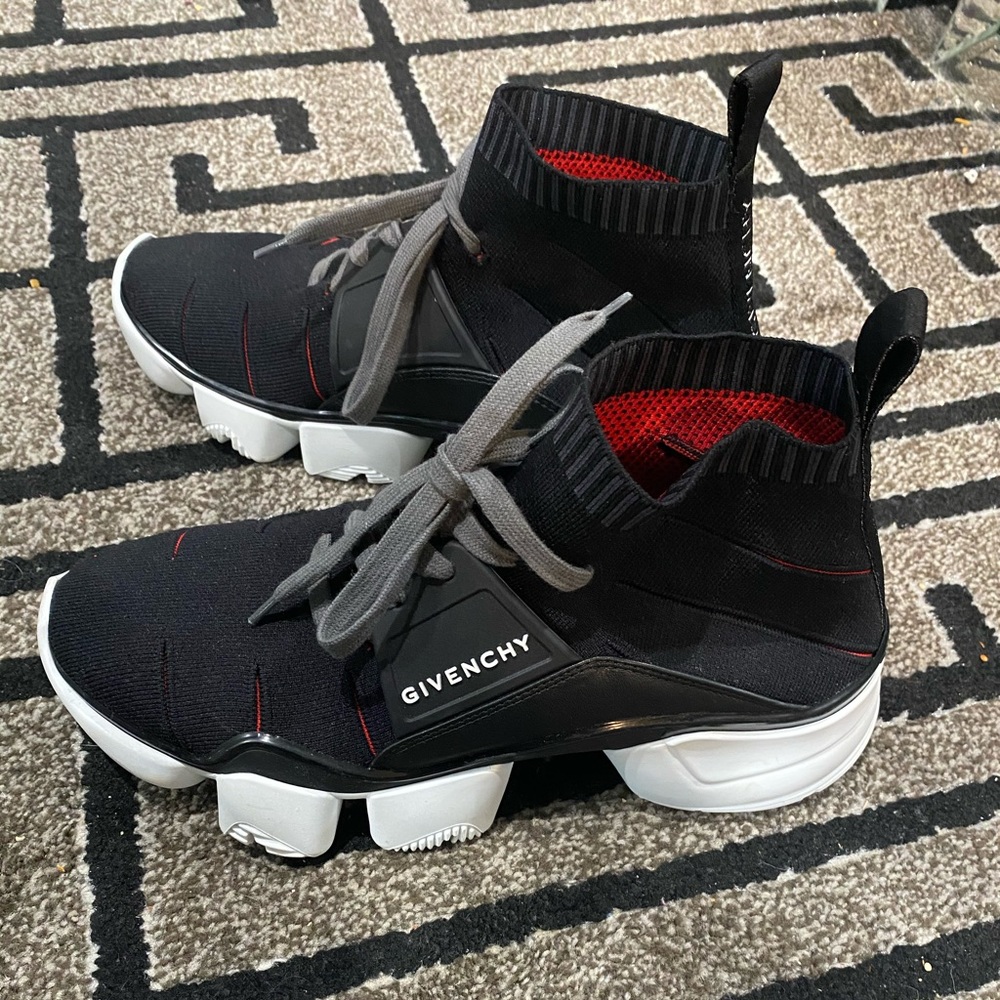 Givenchy - Picture 2 of 3